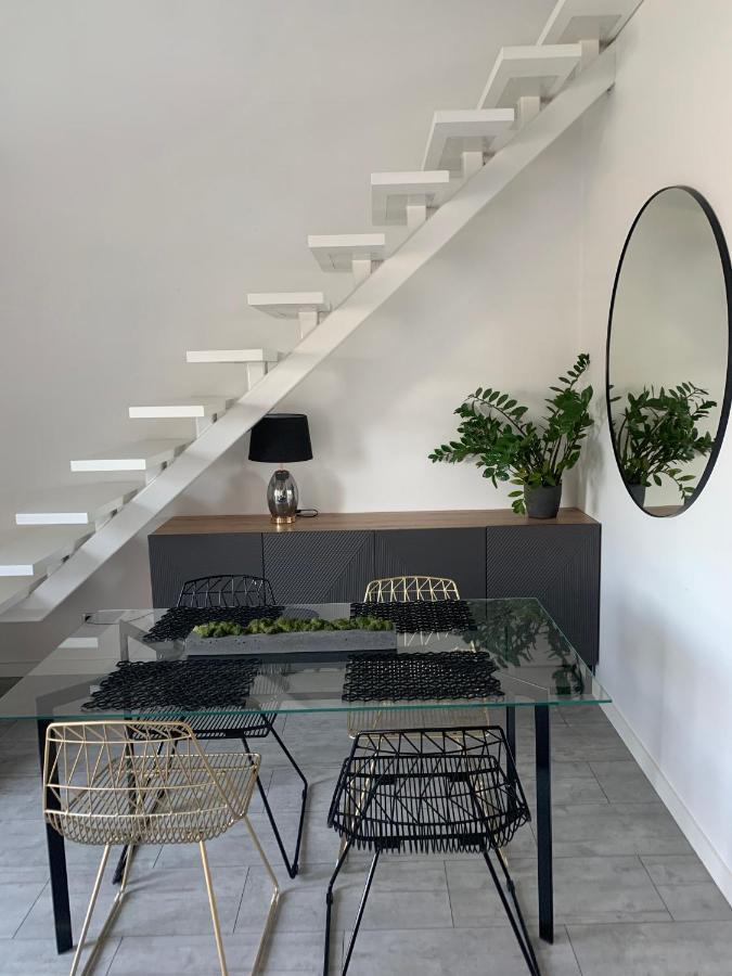 Two-Levels Penthouse With A Garden In The City Center Apartman Łódź Kültér fotó
