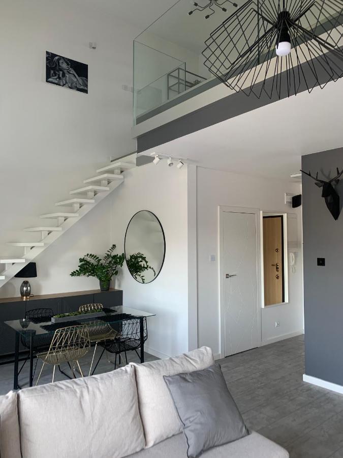 Two-Levels Penthouse With A Garden In The City Center Apartman Łódź Kültér fotó